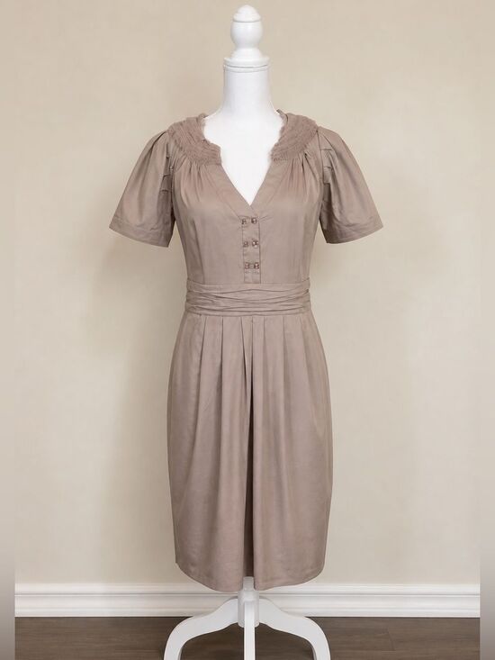 BCBGeneration Dresses & Skirts - BCBGeneration Taupe Puff Sleeve Dress. Size 12